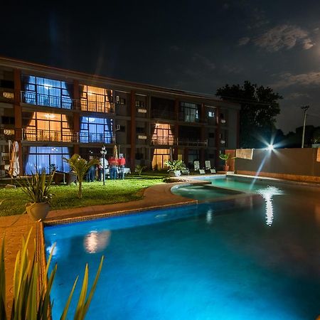 Sherbourne Hotel Kitwe Экстерьер фото