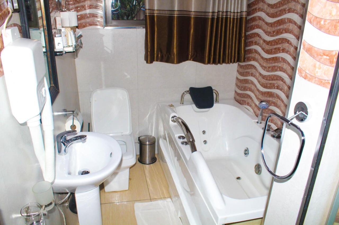 Sherbourne Hotel Kitwe Экстерьер фото