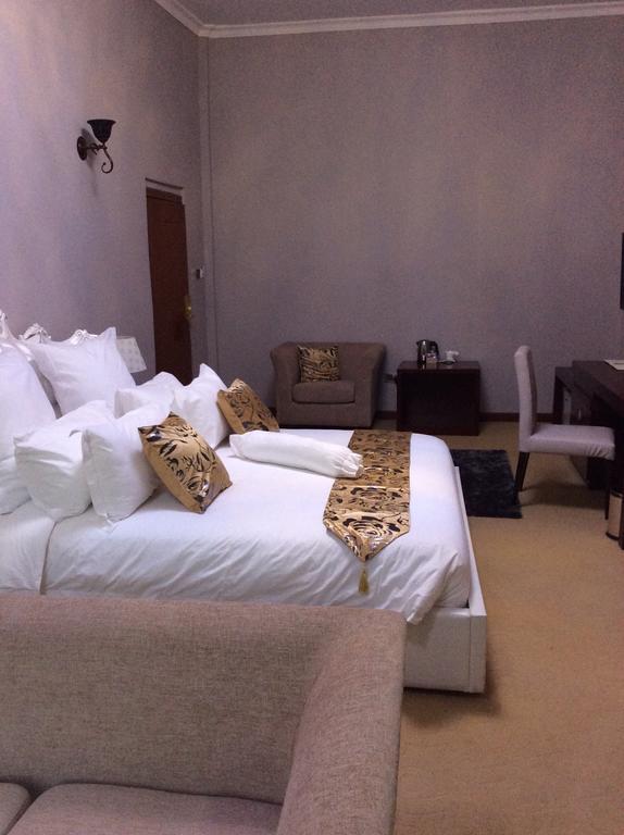Sherbourne Hotel Kitwe Экстерьер фото