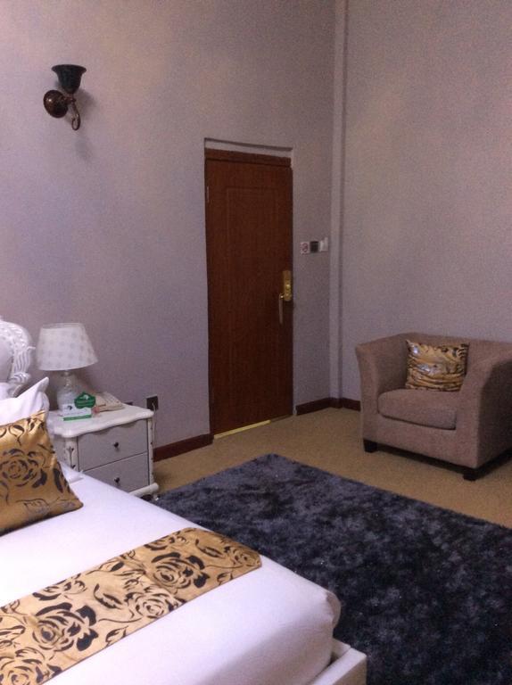 Sherbourne Hotel Kitwe Экстерьер фото