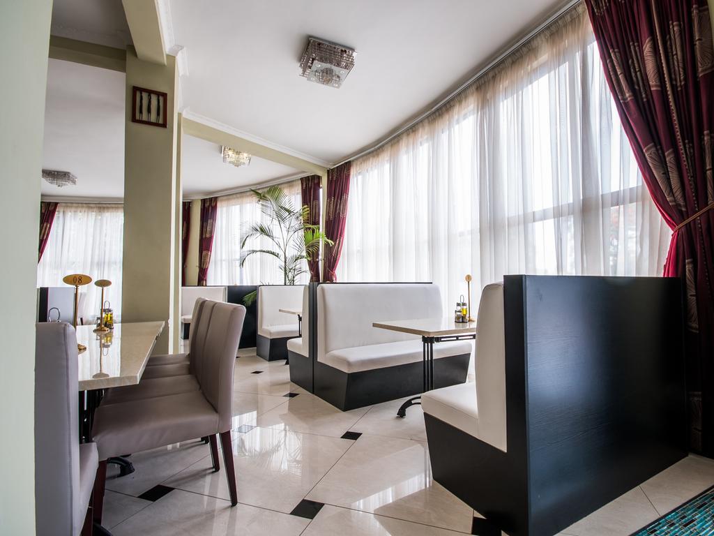 Sherbourne Hotel Kitwe Экстерьер фото