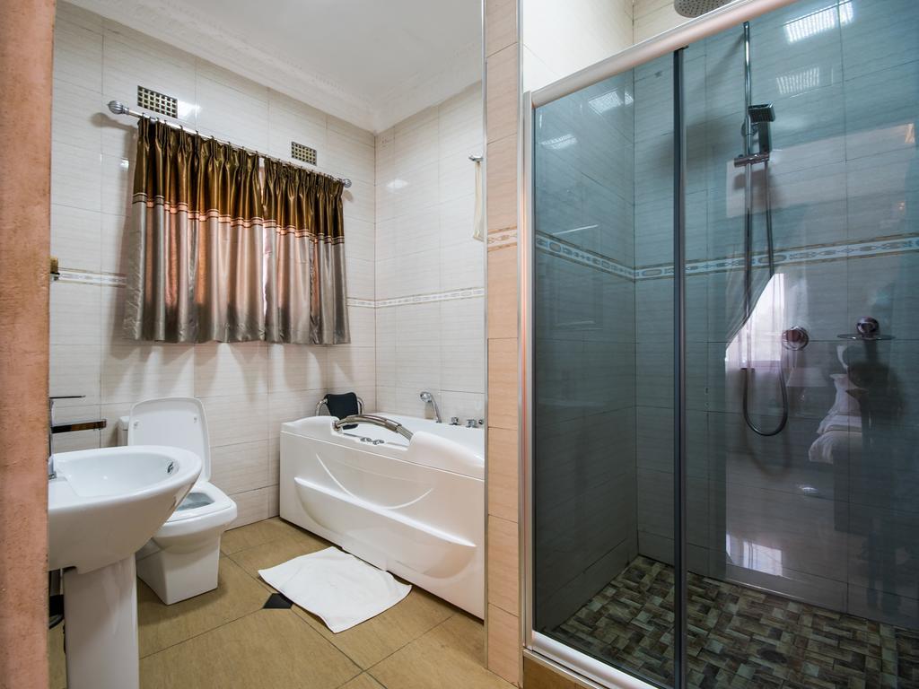 Sherbourne Hotel Kitwe Экстерьер фото