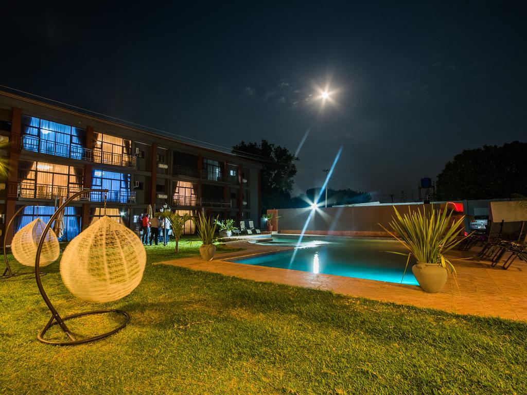 Sherbourne Hotel Kitwe Экстерьер фото