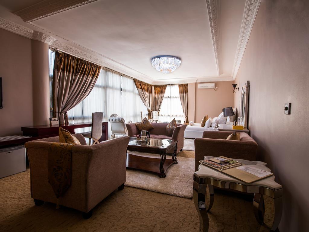 Sherbourne Hotel Kitwe Экстерьер фото