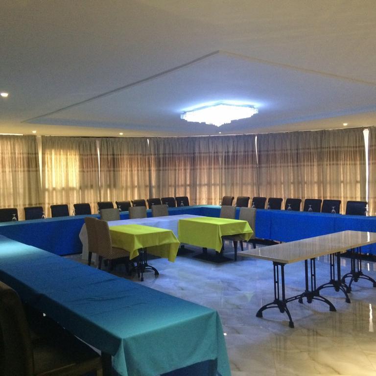 Sherbourne Hotel Kitwe Экстерьер фото