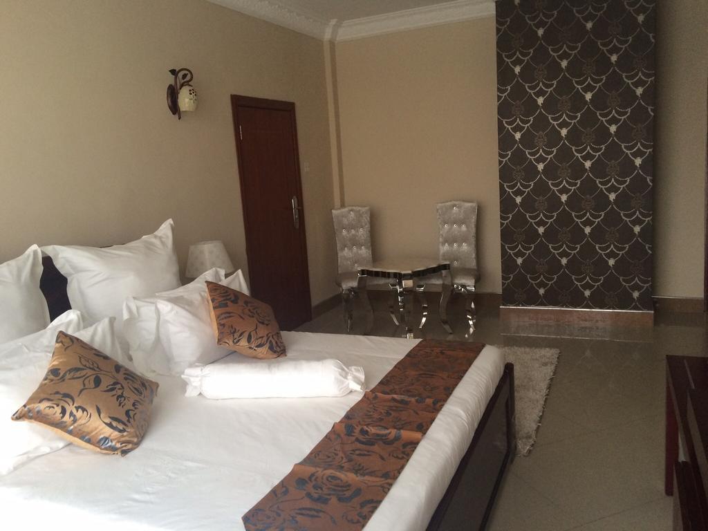 Sherbourne Hotel Kitwe Экстерьер фото